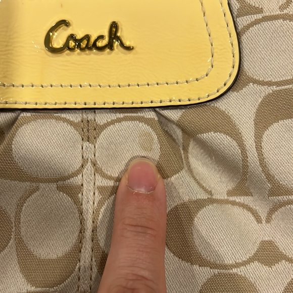 Original COACH tan wristlet - Picture 6 of 8